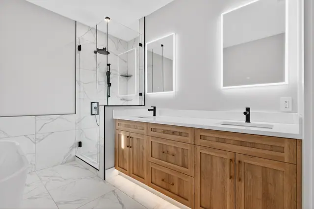 Ensuite, new-build lake-view home in West Kelowna, BC. Real estate photography by Pixel Pro Productions.